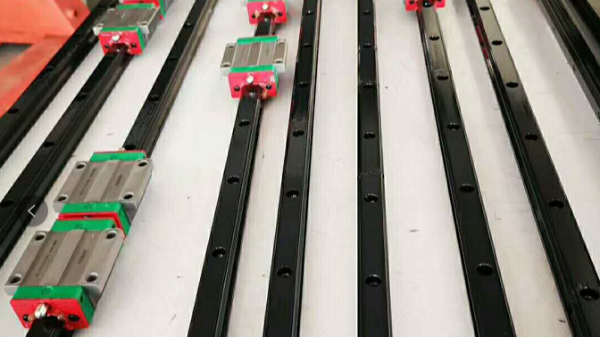 上銀微型導(dǎo)軌助力智能產(chǎn)線，擴展黑燈工廠新邊界