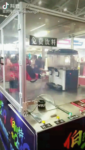 應(yīng)用上銀導(dǎo)軌的機(jī)器人在工作
